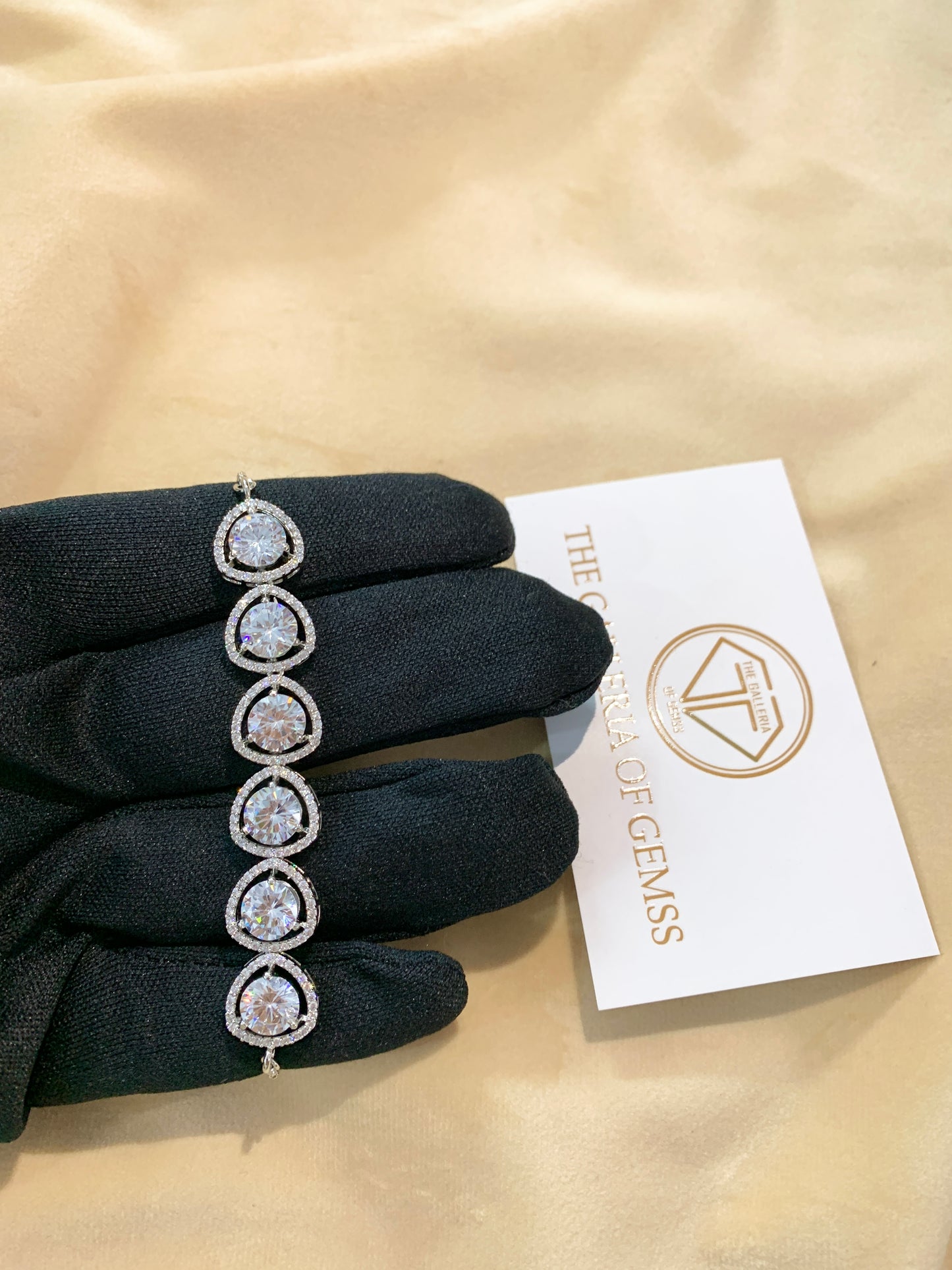 Aina diamond halo bracelet