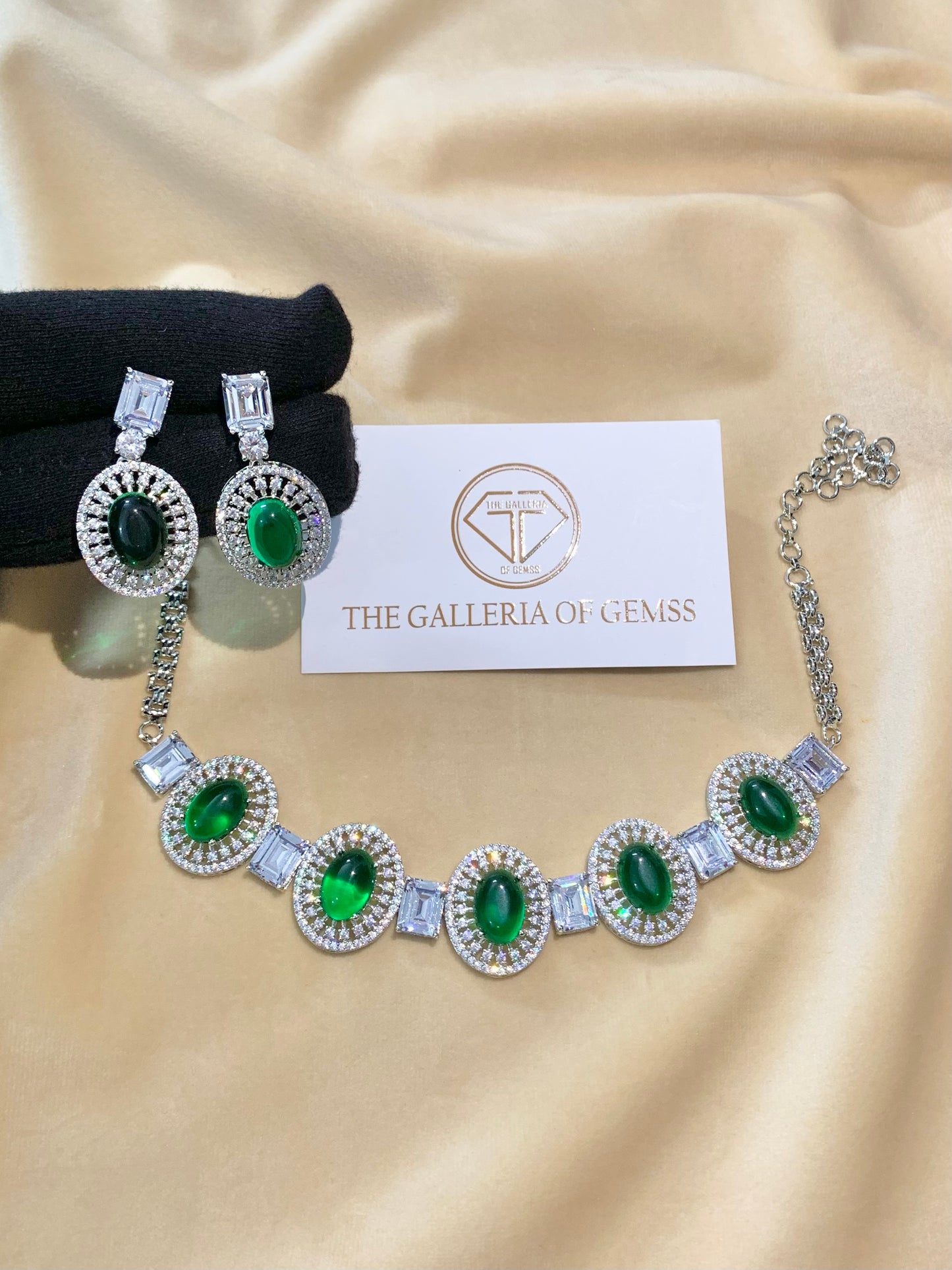 Cabochon choker set
