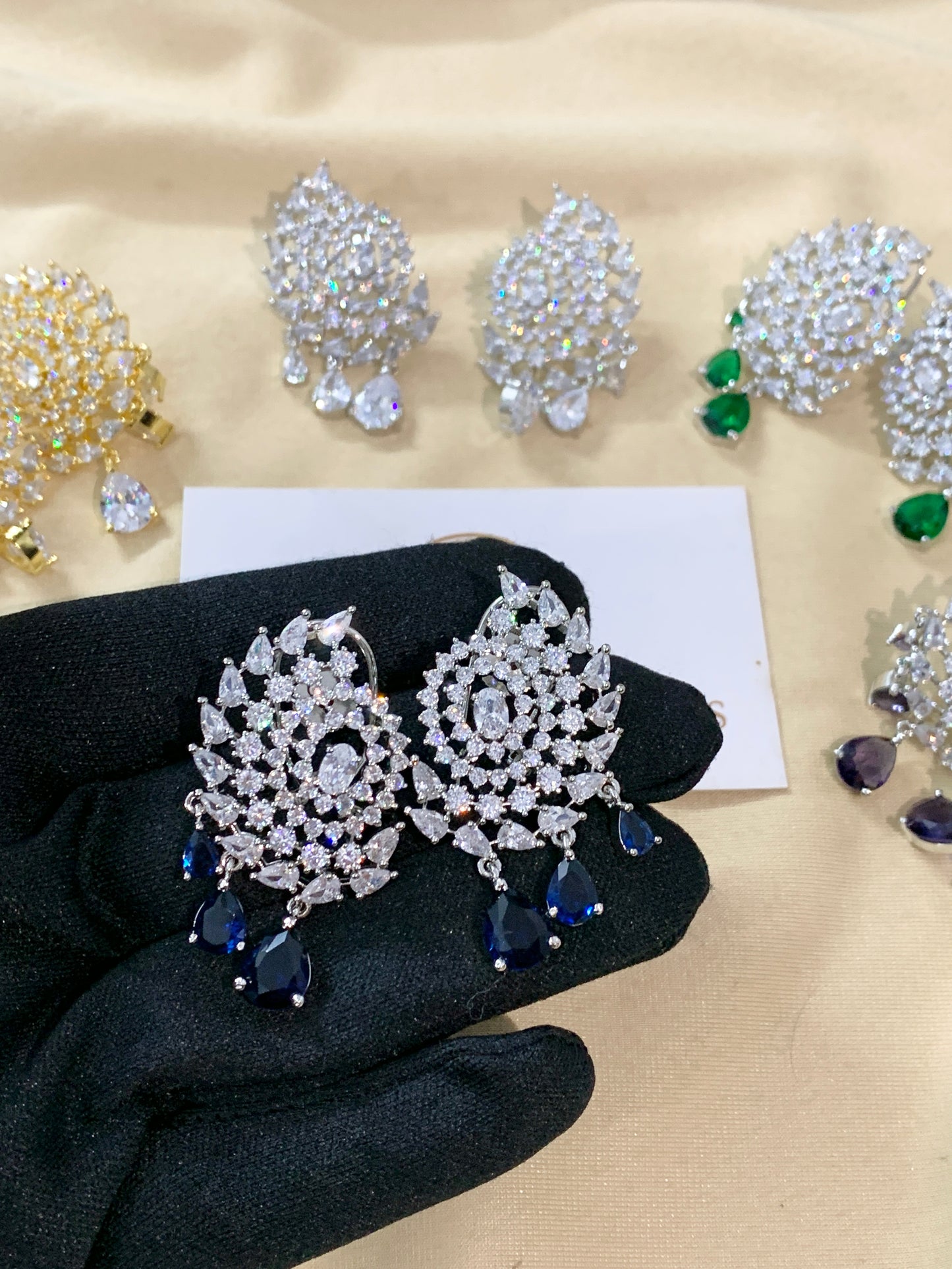Lyra droplet earrings