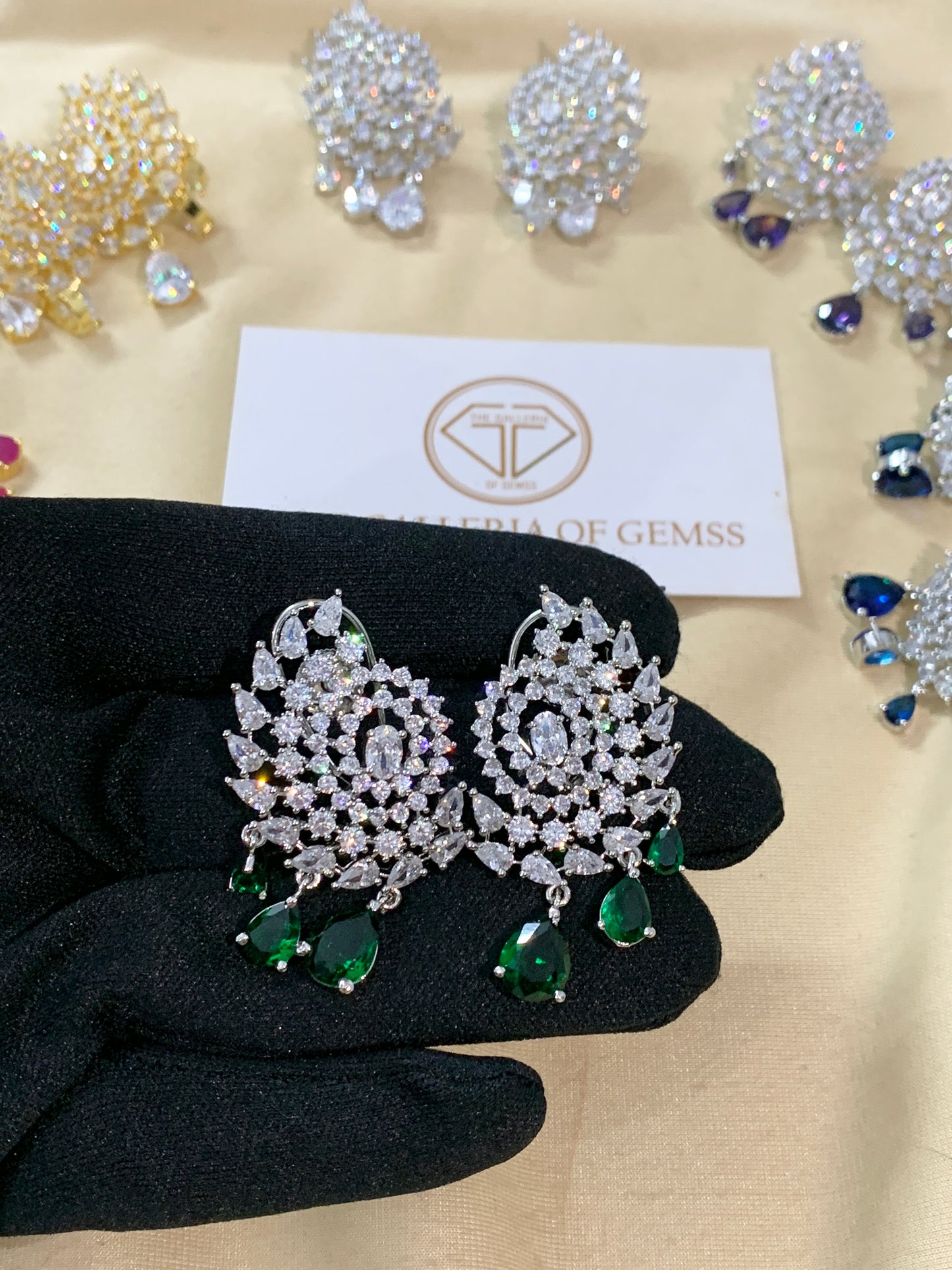 Lyra droplet earrings