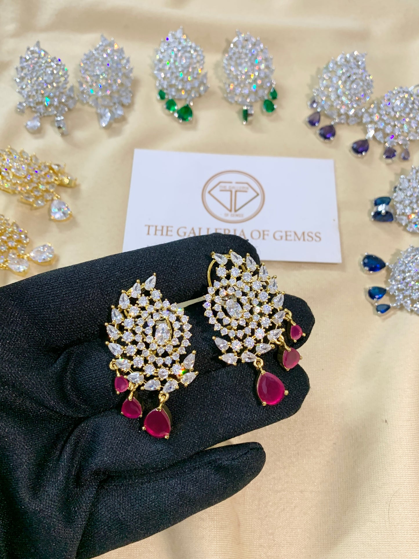 Lyra droplet earrings