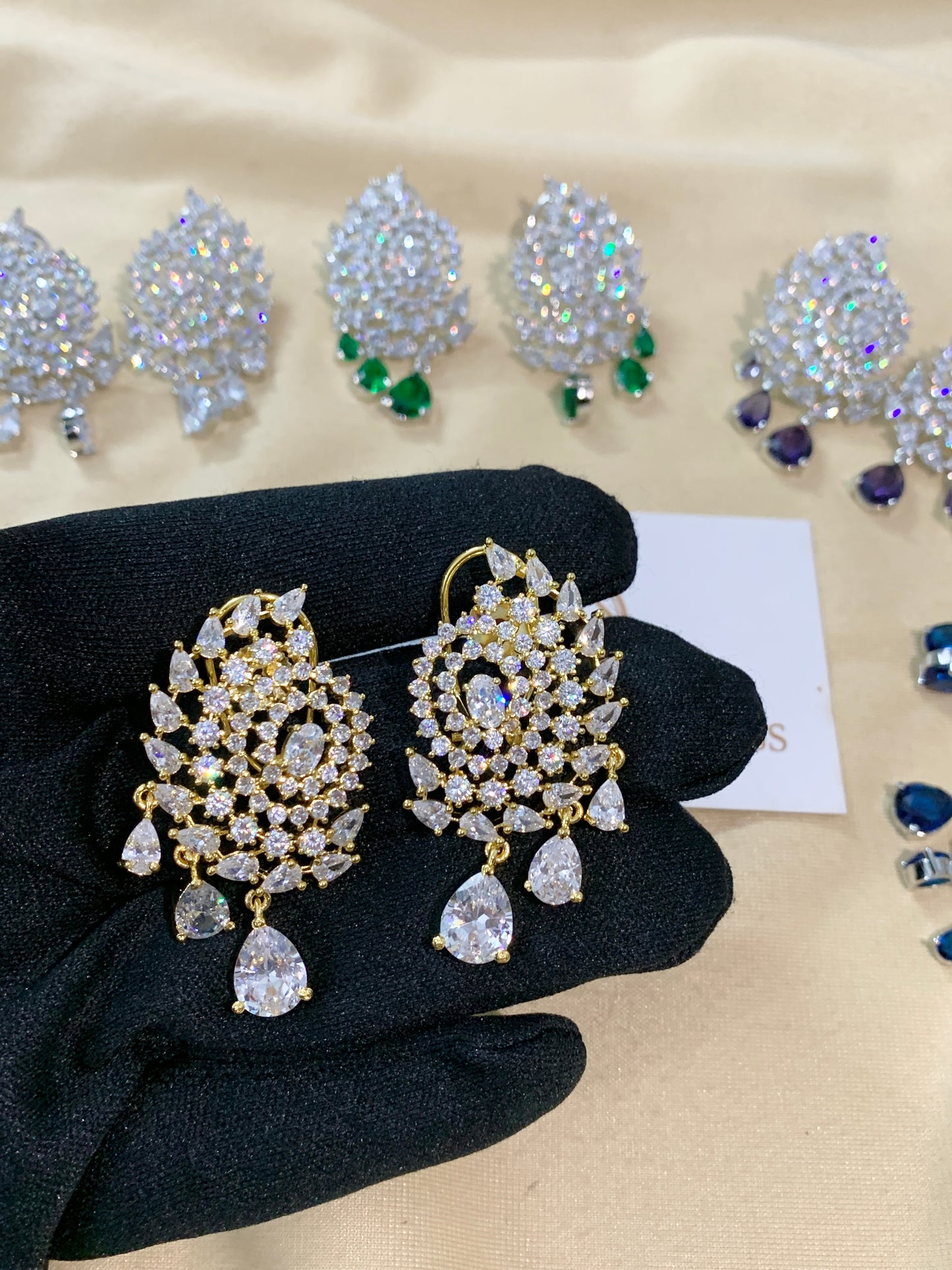 Lyra droplet earrings