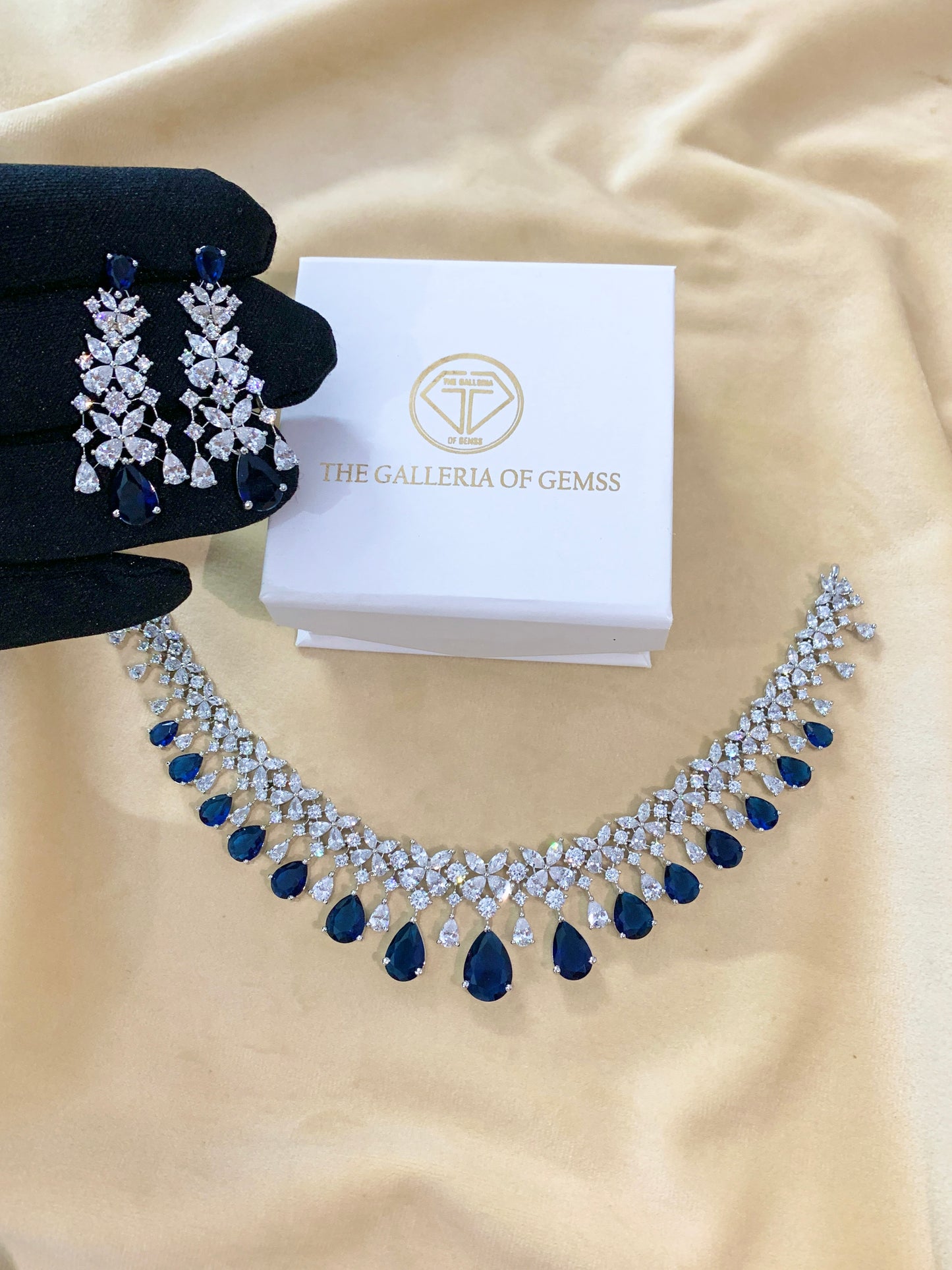 Adah diamond droplet necklace