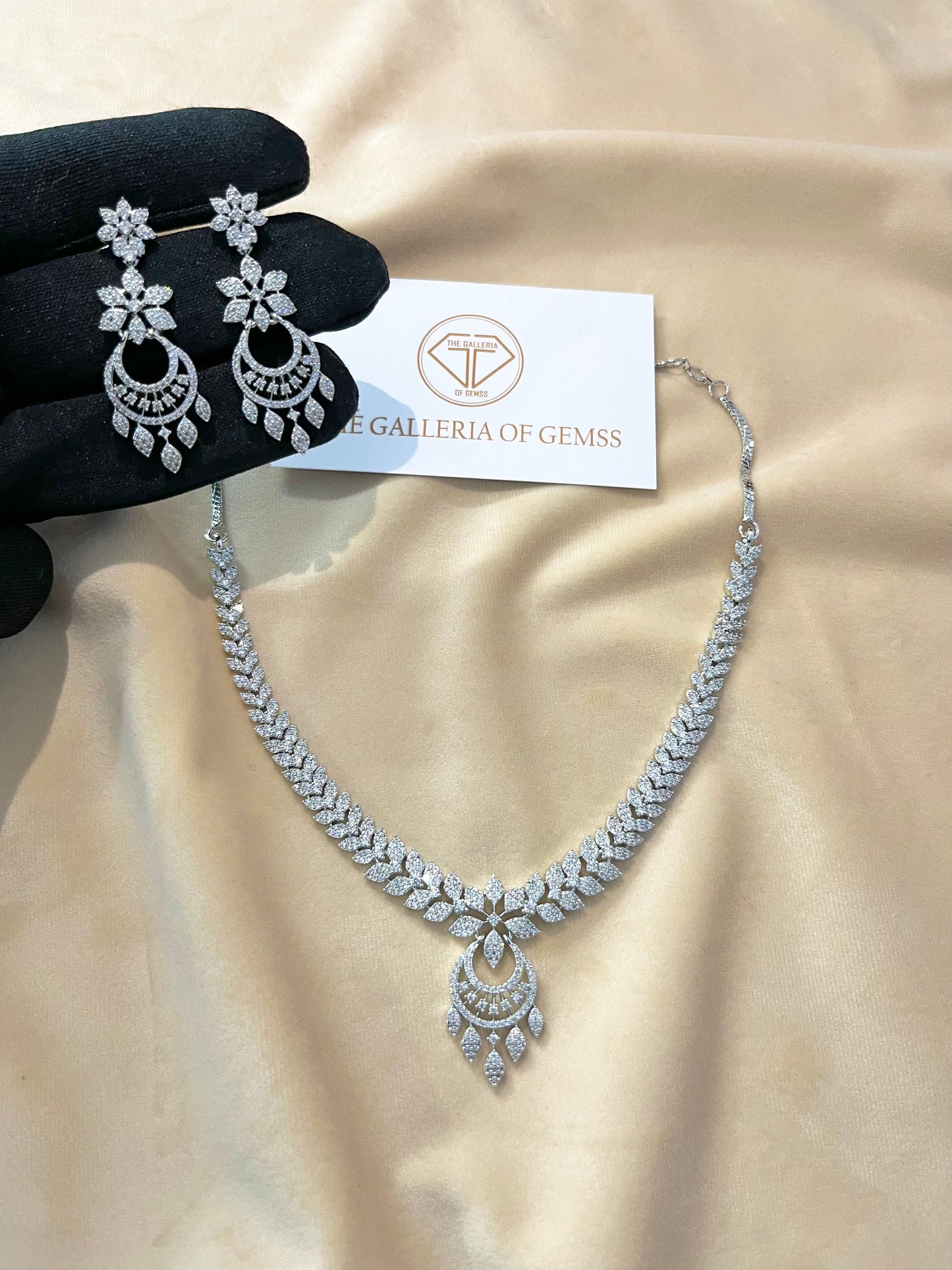 Florentine matinee necklace set