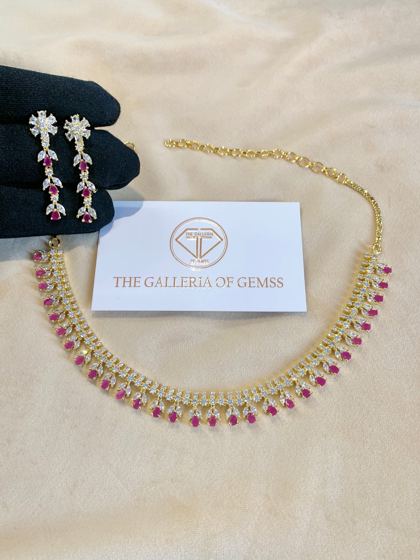 Ariana Floral necklace