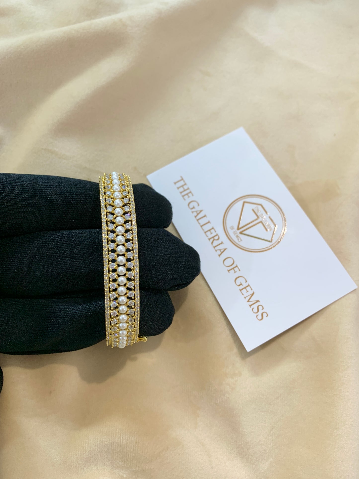 Dina diamond and pearl bracelet