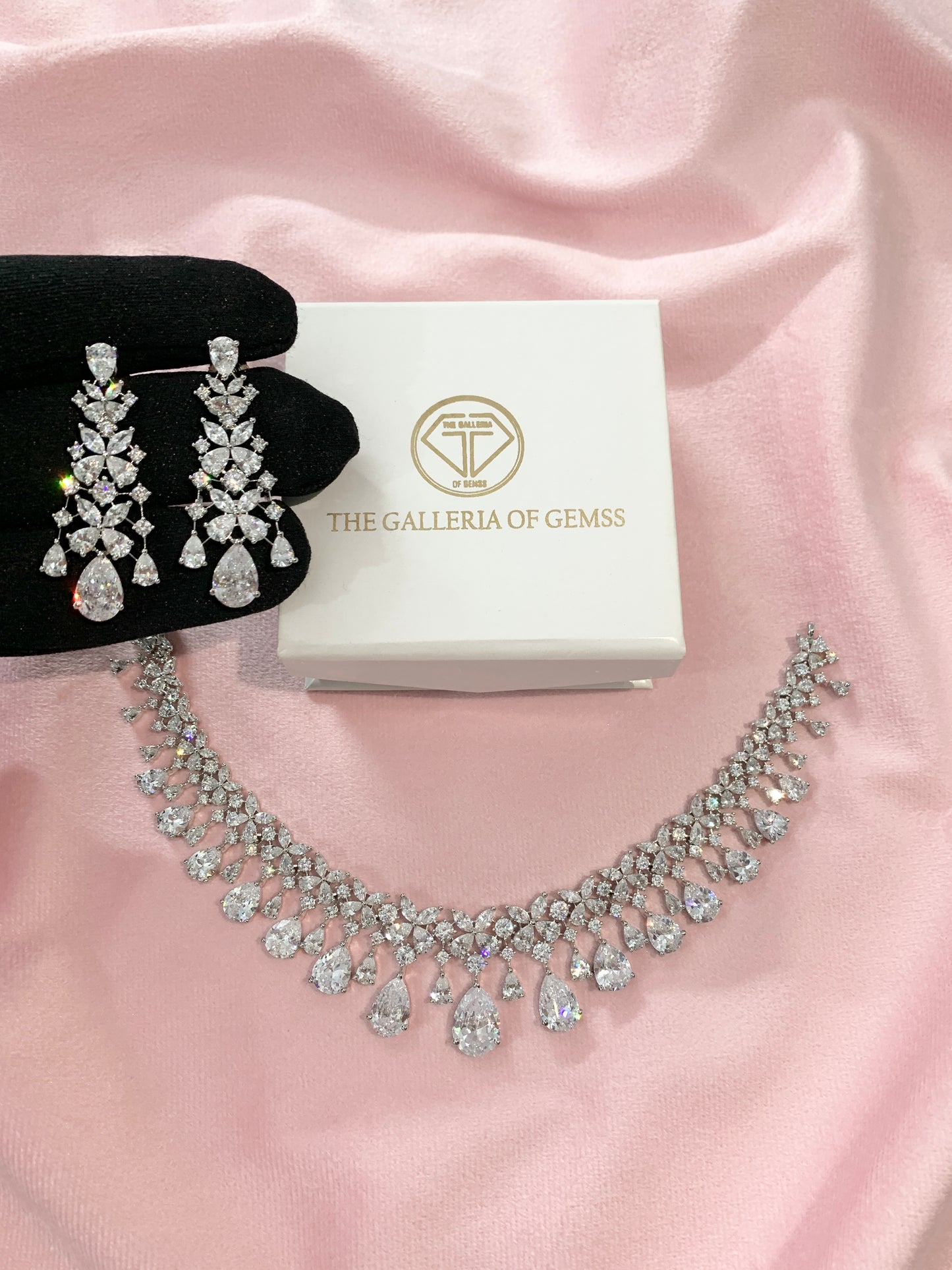 Adah diamond droplet necklace