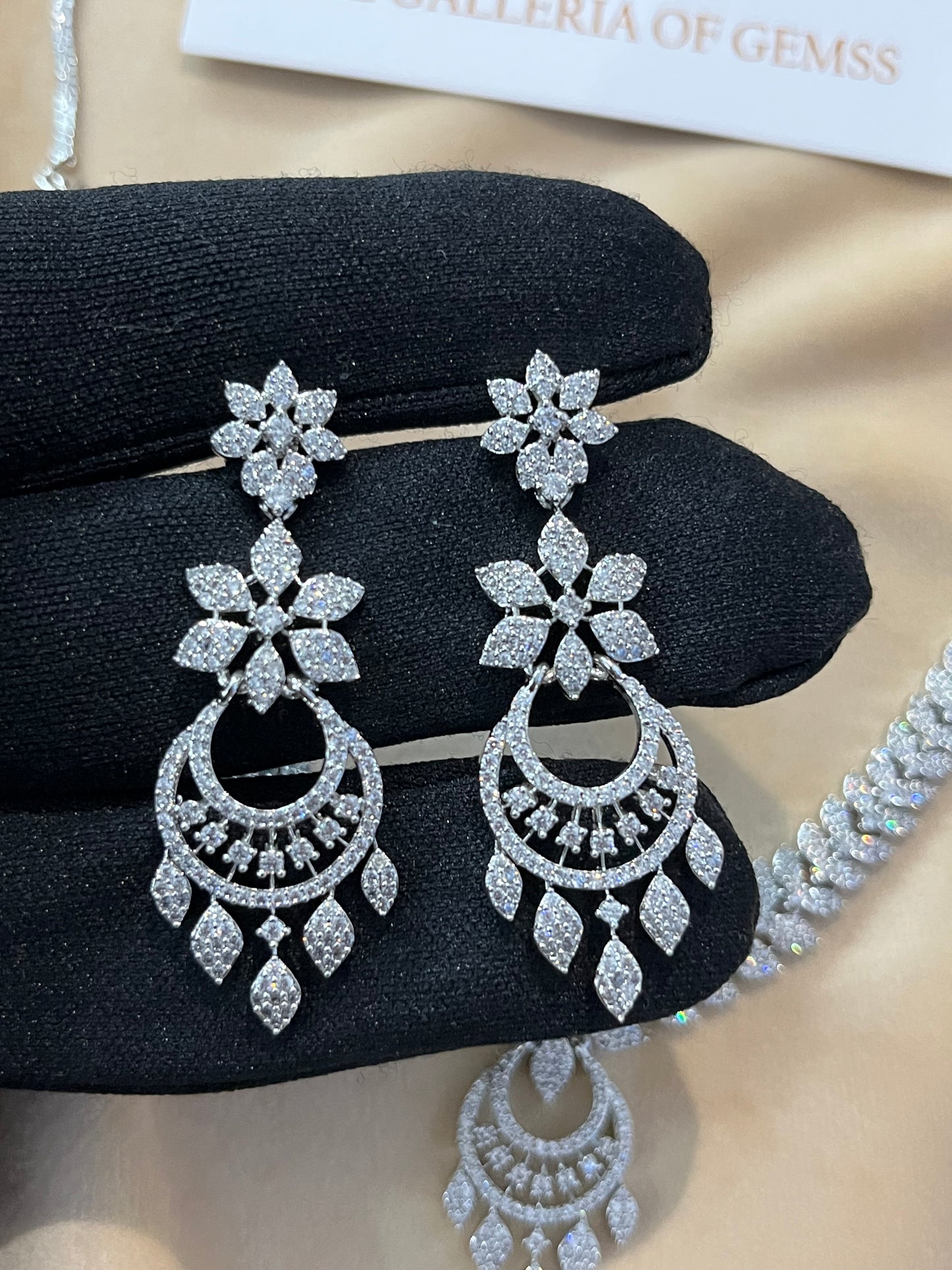 Florentine matinee necklace set