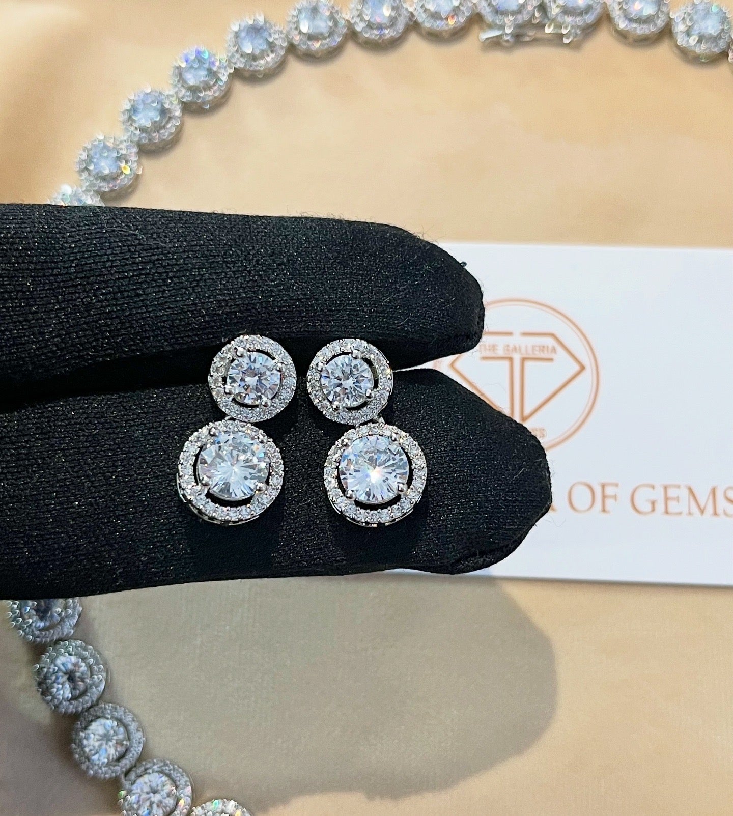 Hani halo diamond necklace
