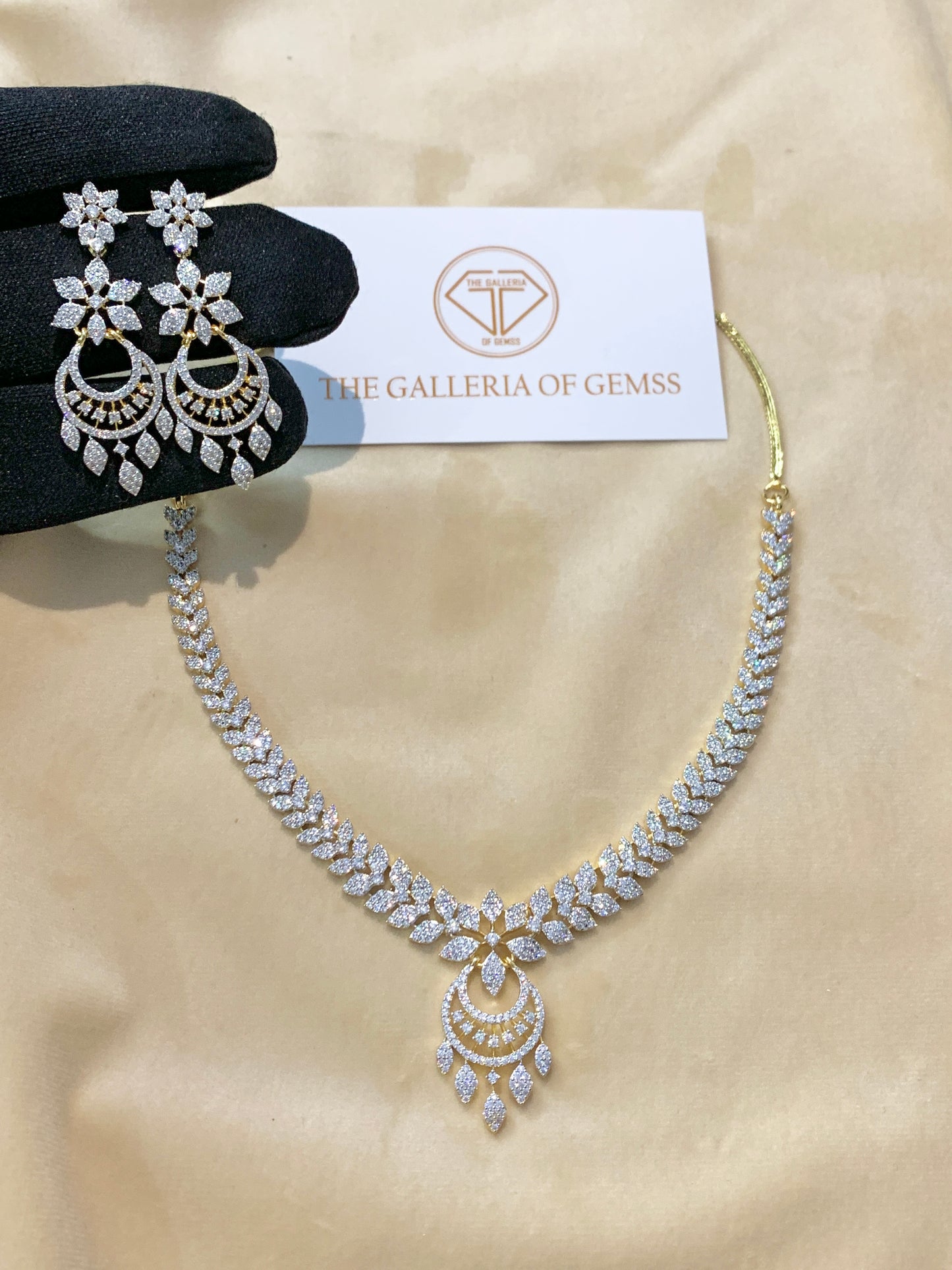 Florentine matinee necklace set