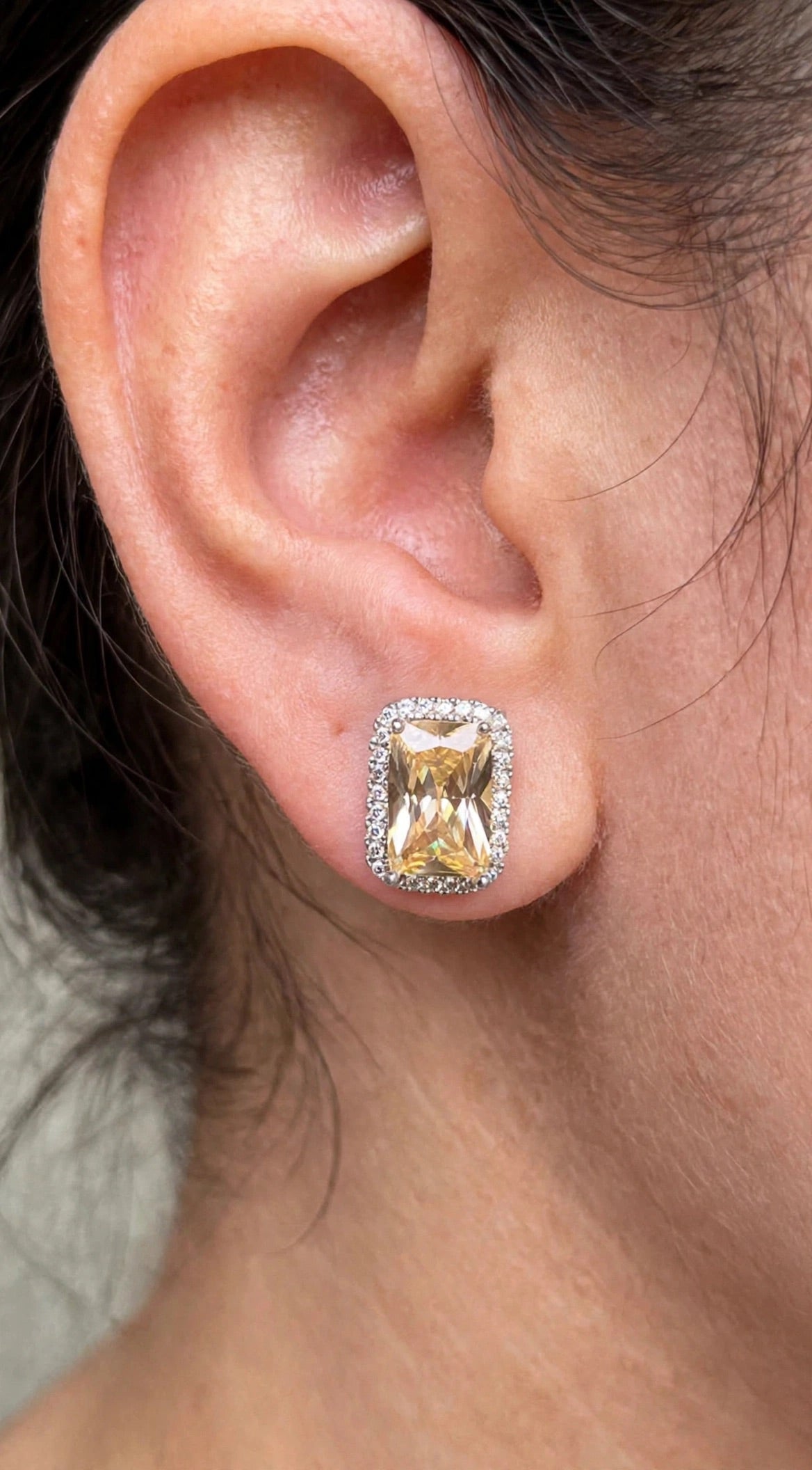 AURELIA Emerald Halo Studs