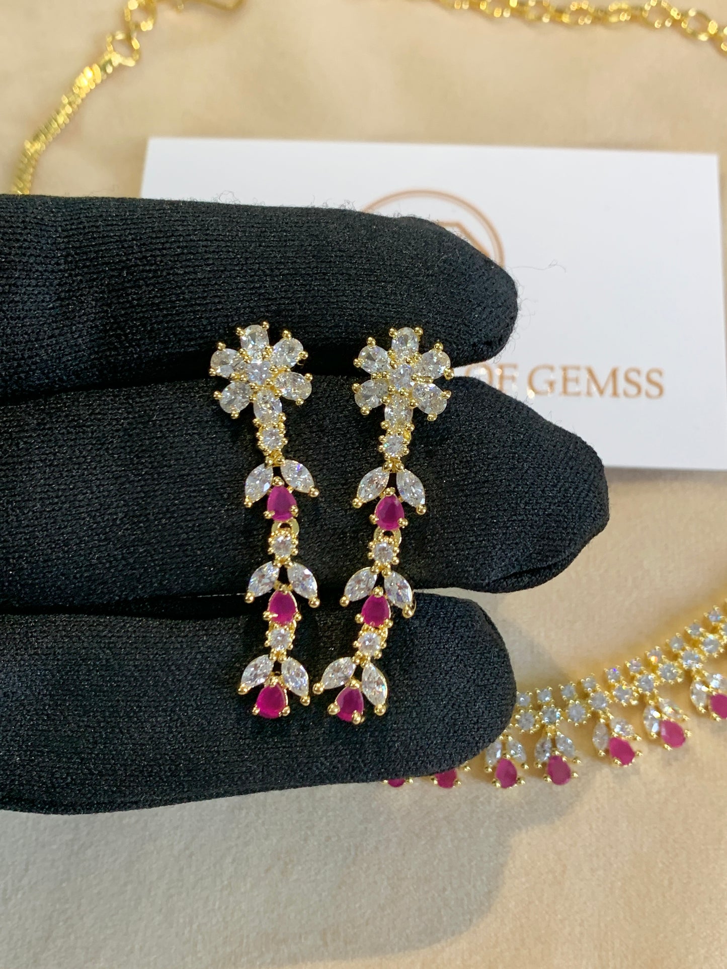 Ariana Floral necklace