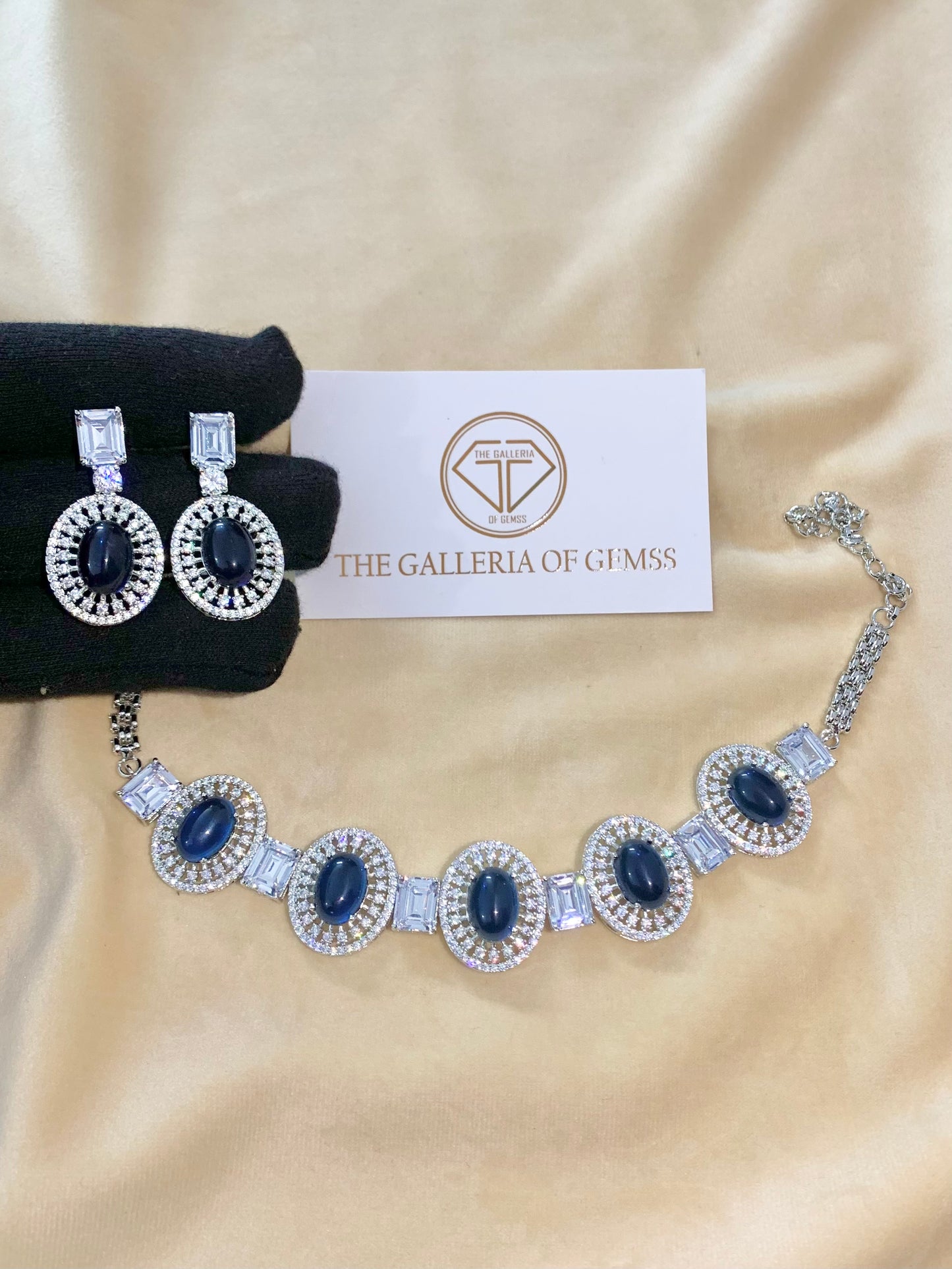 Cabochon choker set